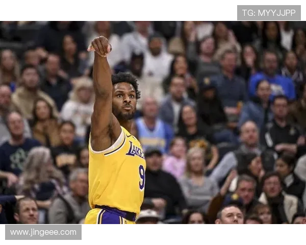 布朗尼逐渐融入球队但进攻能力不足仍难以在NBA立足